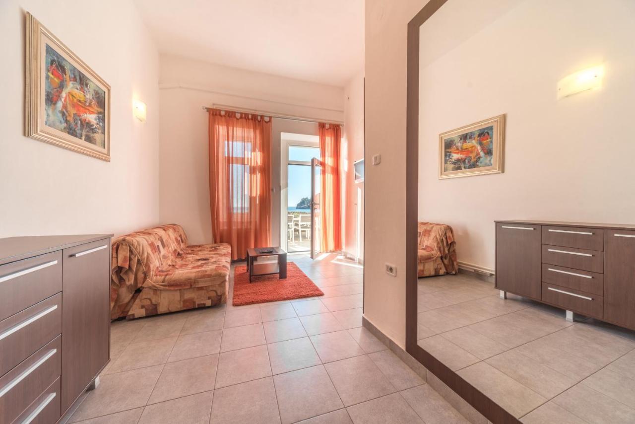 R Club Apartments Old Town Budva Exteriör bild