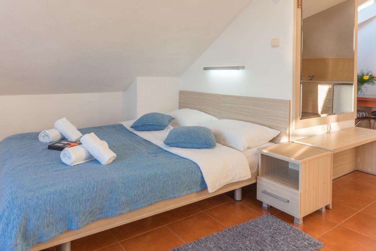 R Club Apartments Old Town Budva Exteriör bild